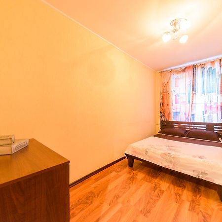 Apartment On Hryhoriia Chuprynky Kiev Eksteriør bilde