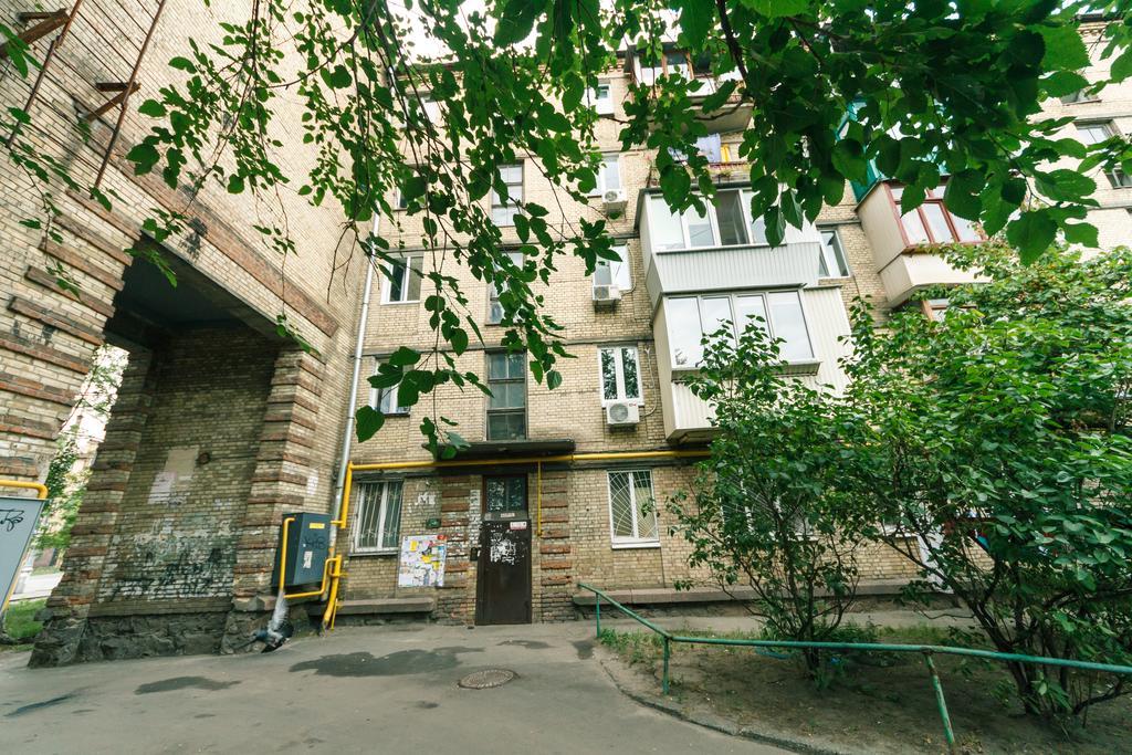 Apartment On Hryhoriia Chuprynky Kiev Eksteriør bilde