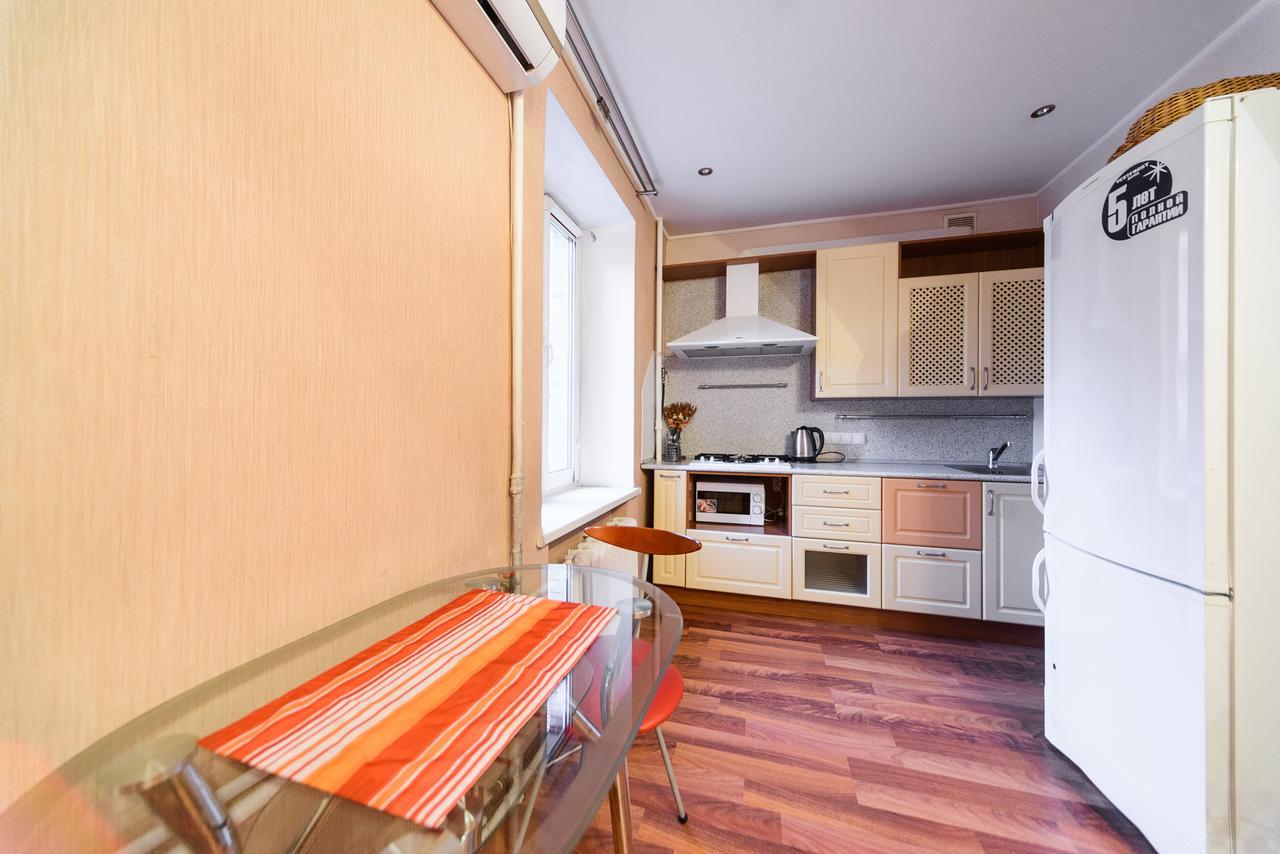 Apartment On Hryhoriia Chuprynky Kiev Eksteriør bilde