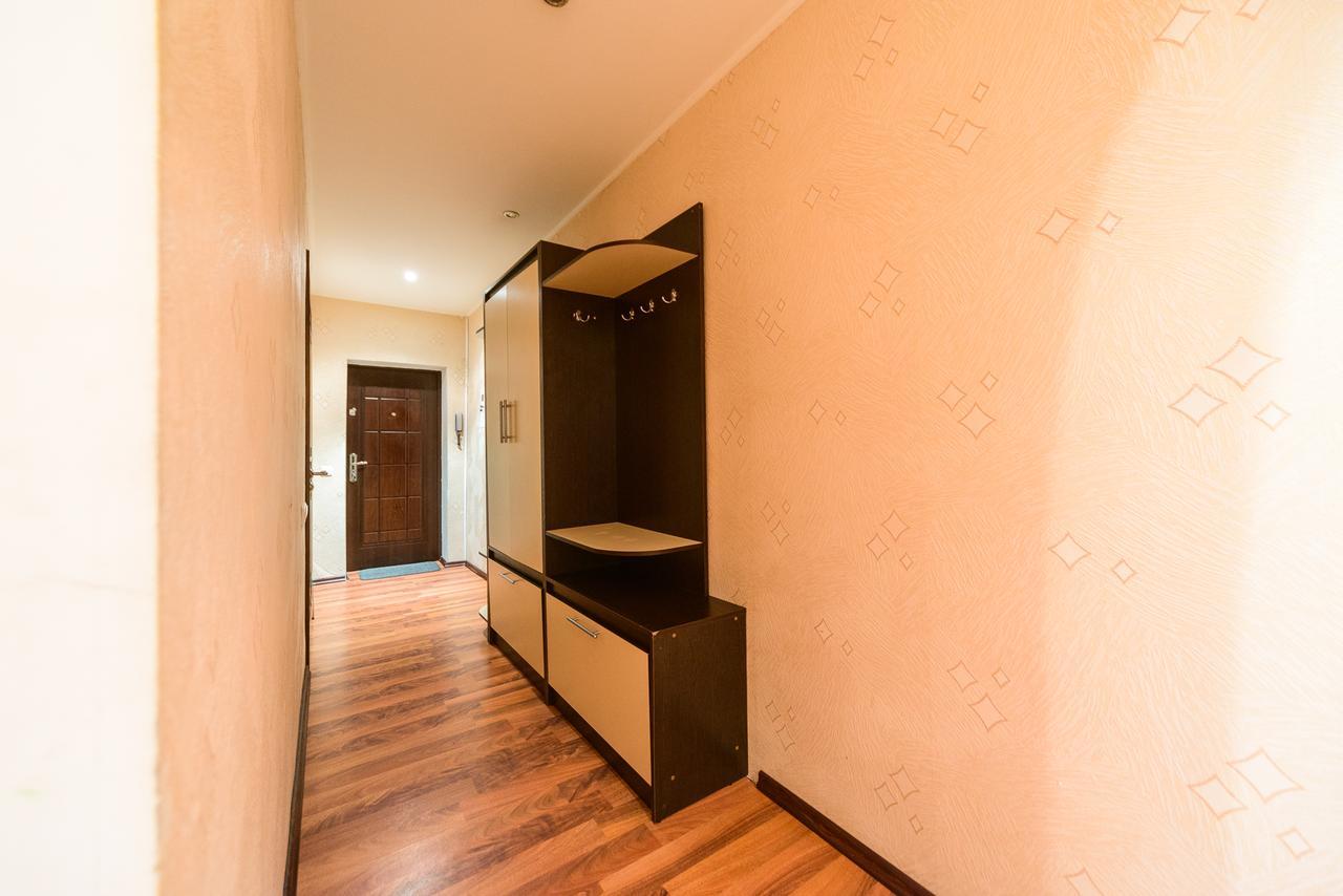 Apartment On Hryhoriia Chuprynky Kiev Eksteriør bilde