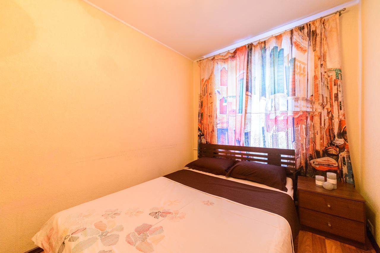 Apartment On Hryhoriia Chuprynky Kiev Eksteriør bilde
